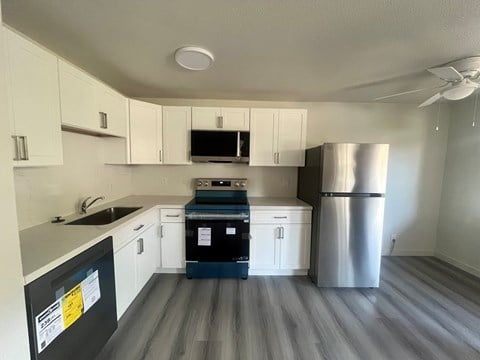 Floor plan for 2 beds, 1 bath, 730 sqft